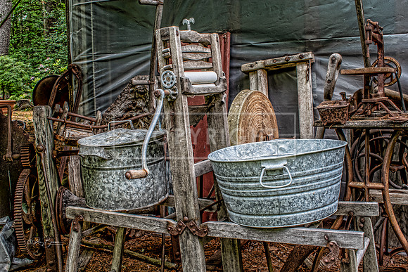 RON_0004 Vintage Wash Tub - Tarbin Gardens - Franklin, NH