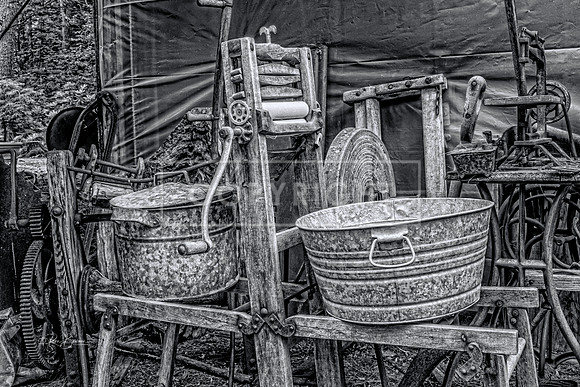 0004 BW - Vintage Wash Tub - Tarbin Gardens, Franklin, NH