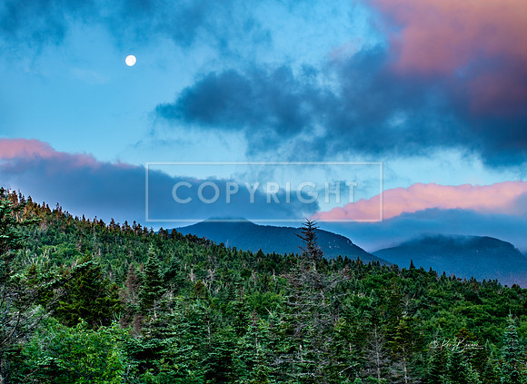 0942 Moon over Osceola - Kancamagus Highway